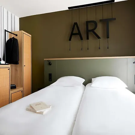 מלון Mercure Grand Centre Cathedrale 4*