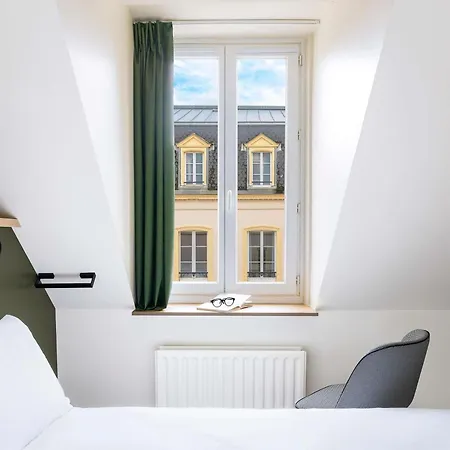 מלון Mercure Grand Centre Cathedrale 4*
