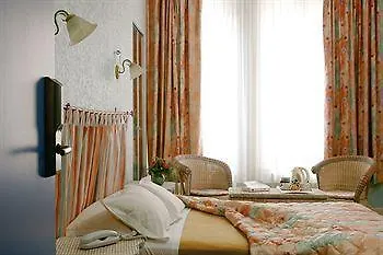 Hotel Mercure Grand Centre Cathédrale 4*