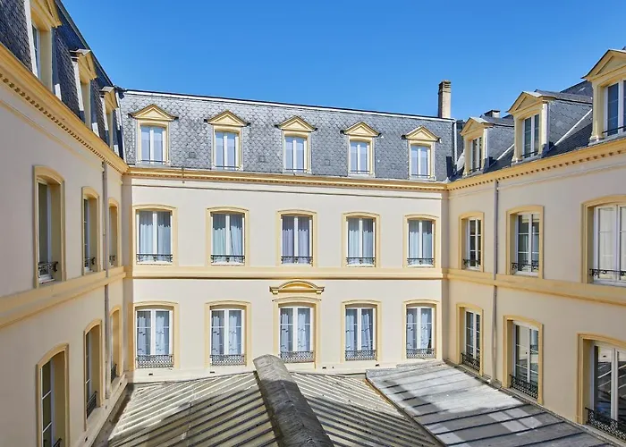 Hotel Mercure Grand Centre Cathedrale 4*