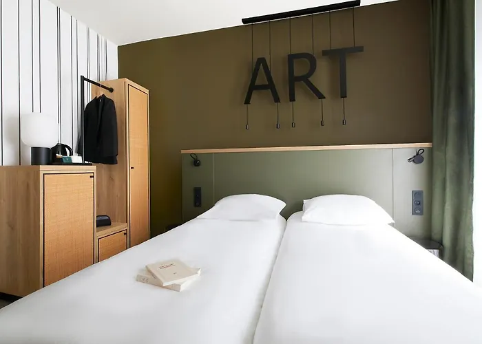 Отель Mercure Grand Centre Cathedrale 4*