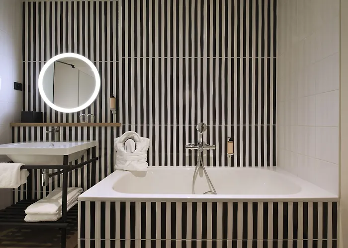 Hotel Mercure Grand Centre Cathedrale 4*