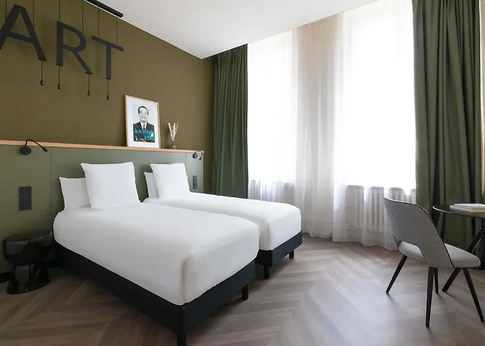 Отель Mercure Grand Centre Cathedrale 4*